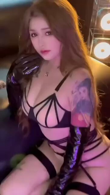 依旧是靠谱鸭鸭为你推荐

#广州 #深圳 #香港 

配合度拉满，只有你想不到的，没有配合不了的
纯天然雪白巨乳大H
绝顶蜜桃臀洋气
173cm-45cm-36H腰...