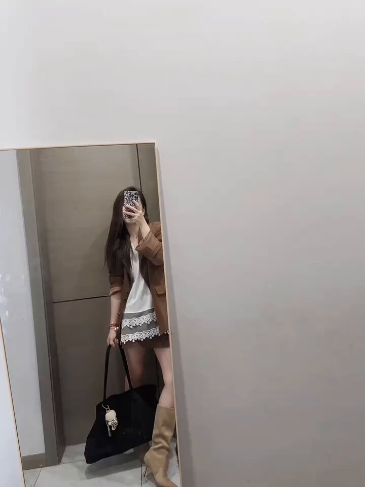 Den femte dagen av nasjonaldagen. Det lykkeligste i går var nok da en liten fremmed kalte meg «søster» mens jeg lekte med sønnen min ute....