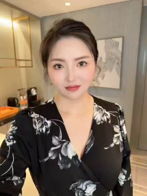 上海鹅鹅鹅168F良家少妇(一线天,白虎)
168F良家少妇兼职 静安
高颜值纯天然大🐻翘臀🌹 人美声甜肤白貌美🌹 敏感体质水多B紧🍑 听话...