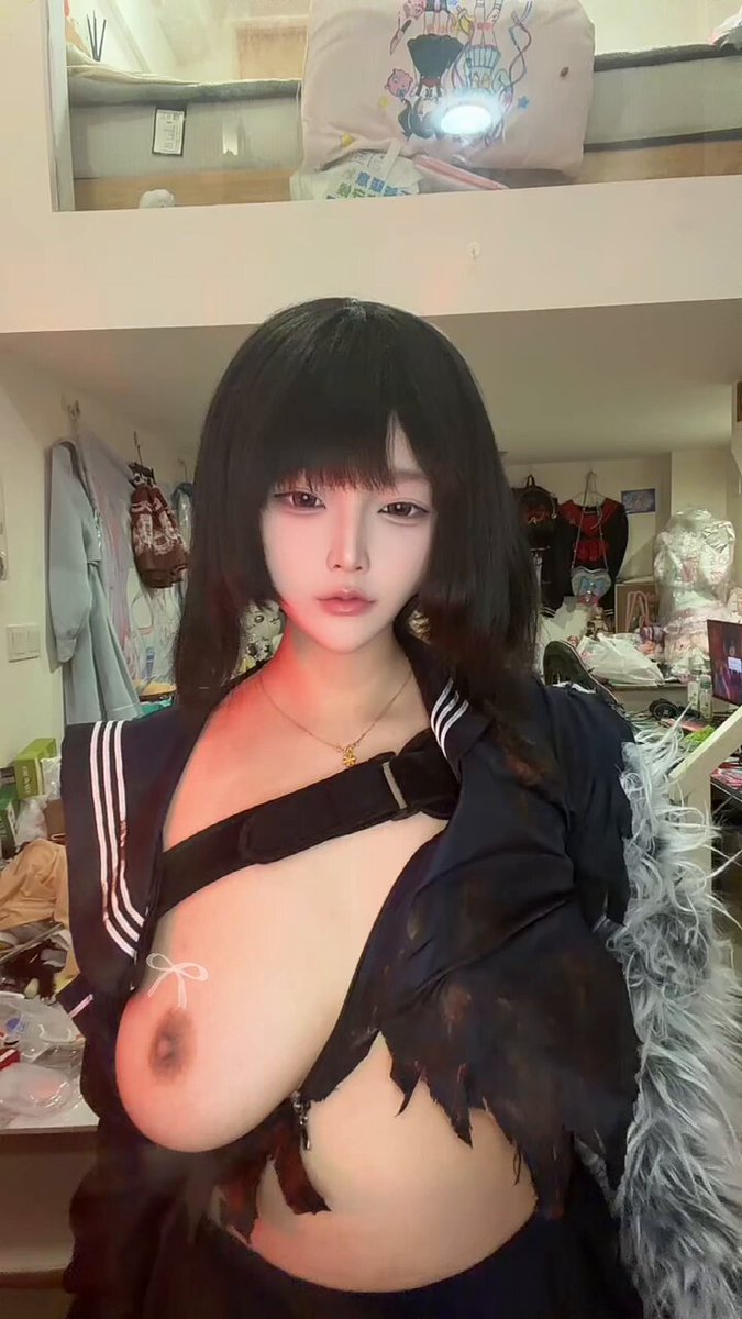 黑发刘海JK美女撕开水手服爆乳全露！粉嫩乳头硬挺诱惑
