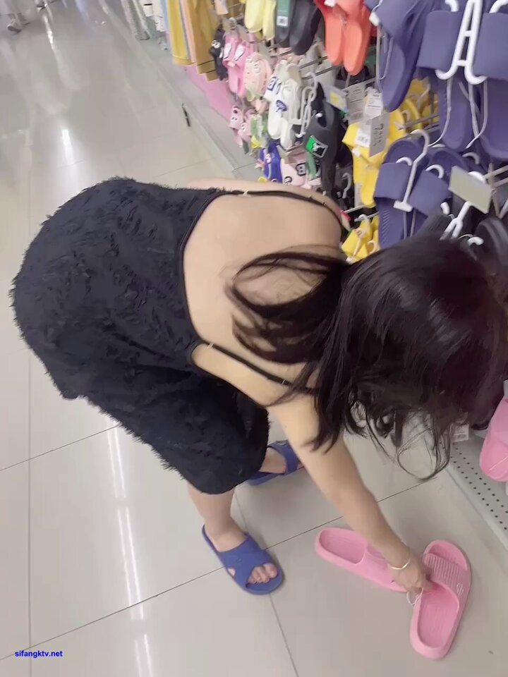 On days without plans, I can only relieve stress by lifting weights 🫤 