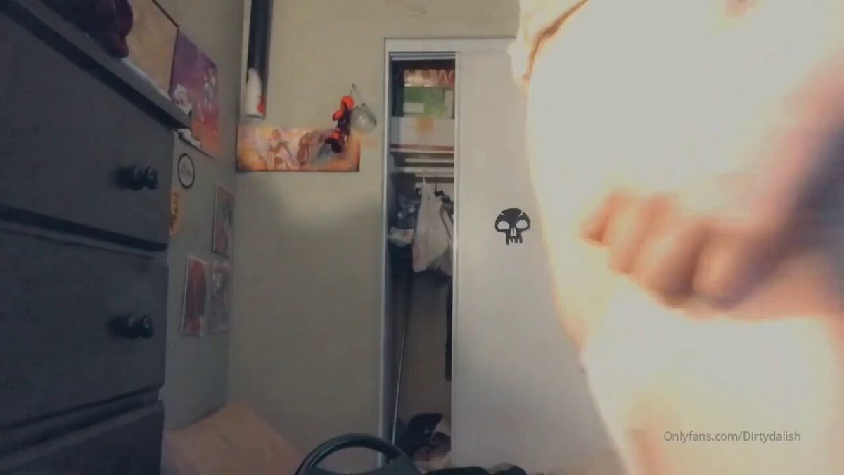 巨臀女性卧室成人内容