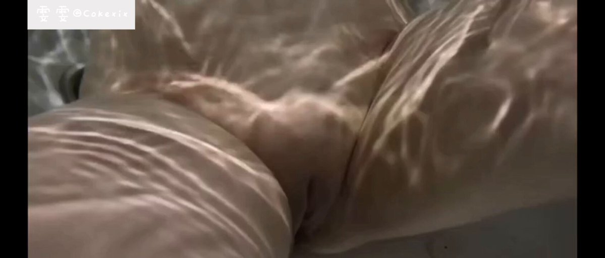 Bathroom Wet Pussy Close-Up! Thigh-Squeezing Pink Labia Overload