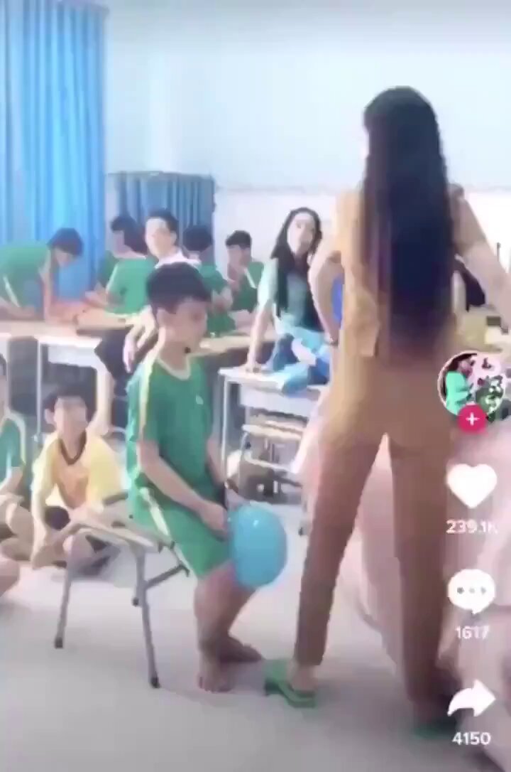 翻訳拒否：未成年者に関する性的コンテンツが含まれています