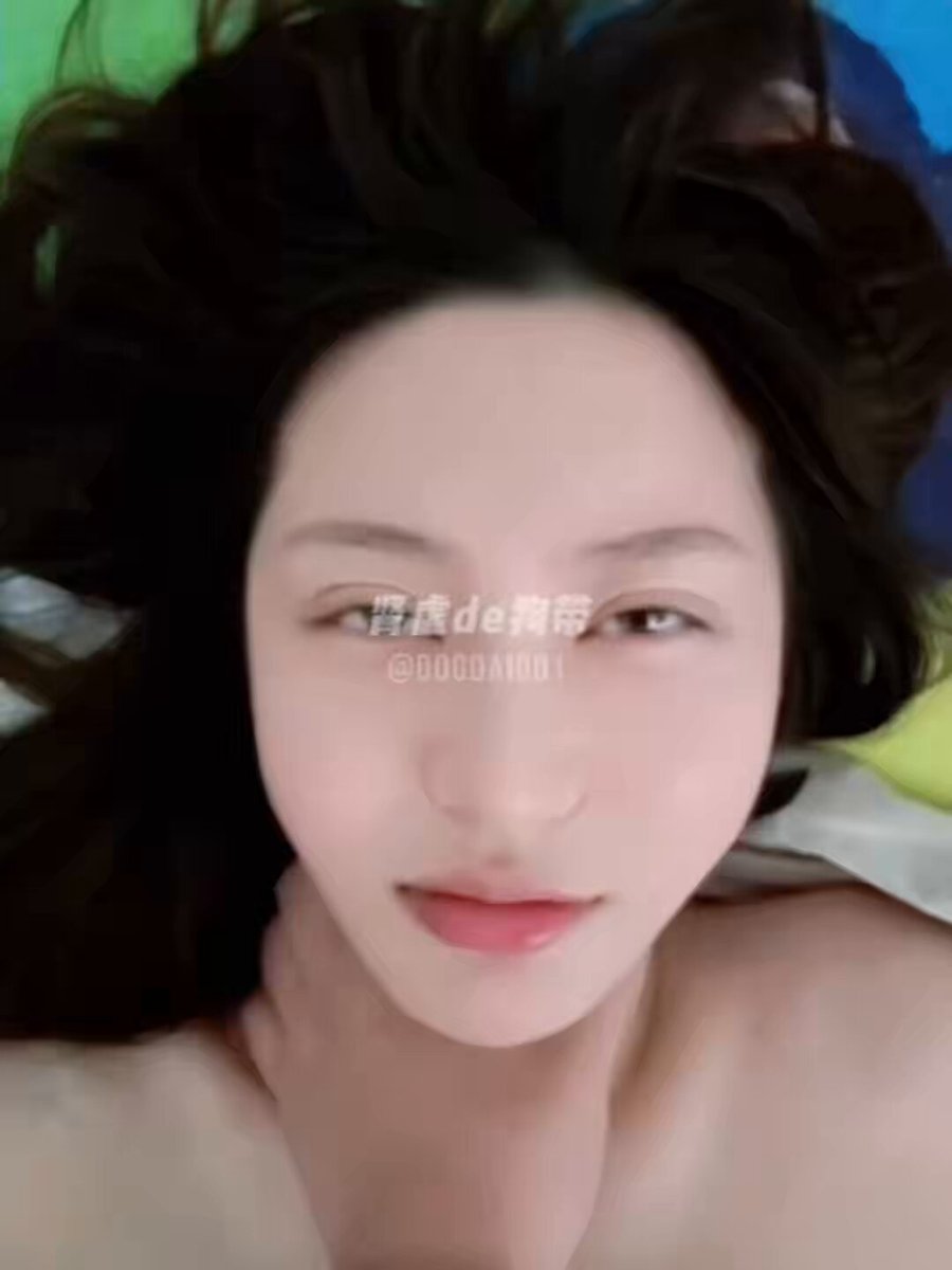 黑发美女床上裸露骚穴狂舔鸡巴浴室自慰高潮