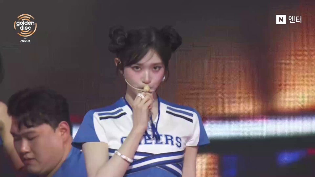 クリスマスにはサンタIVEで今度はチアIVEなのガチ神
 