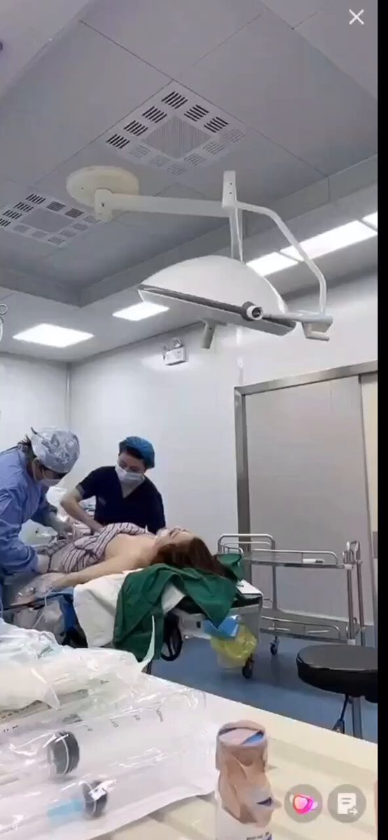 手術台で看護師たちのワイルドな乱交！裸の美女が医師に激しく突かれ連続絶頂