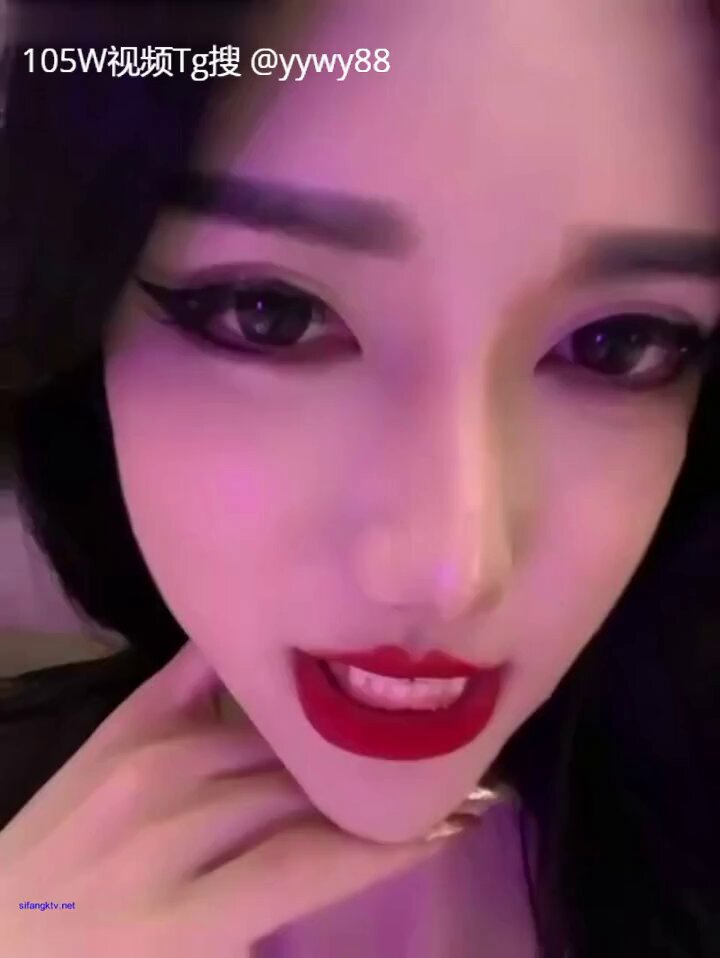 🔞18+#反差 #黑丝 #阿黑颜 #微博 #一对一 #巨乳 #巨臀 微博网红 超骚超色 一对一视频 线下被金主干 各种露脸骚的没边了
🤵 群内编号213全套看评论...