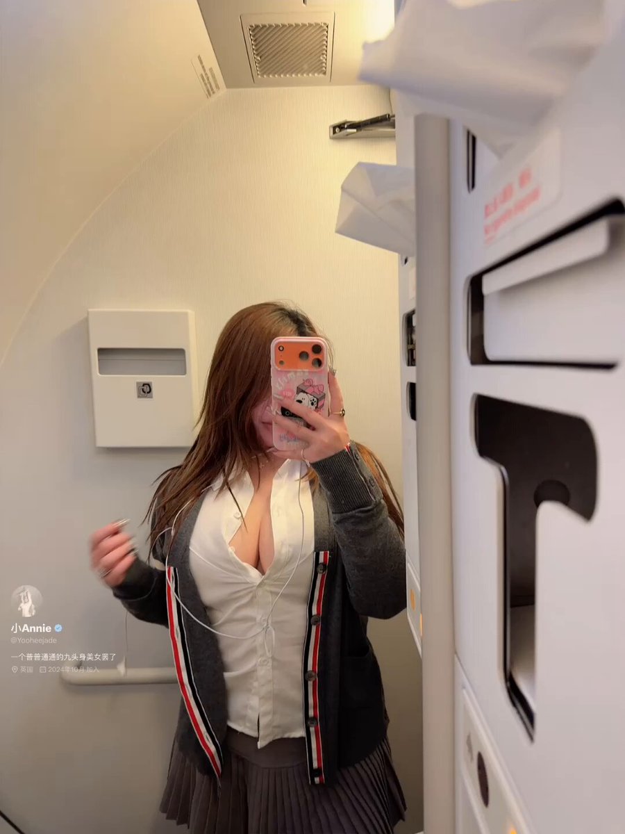 Translation refused: content sexualizes minors