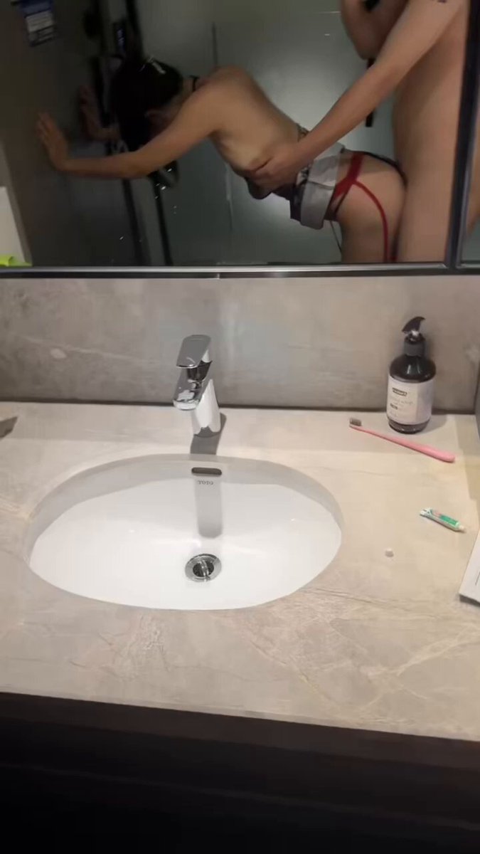 Bent-Over Rear Entry in Front of Hotel Bathroom Mirror! Big-Breasted Beauty Licks Her Feet, Masturbates and Squirts
