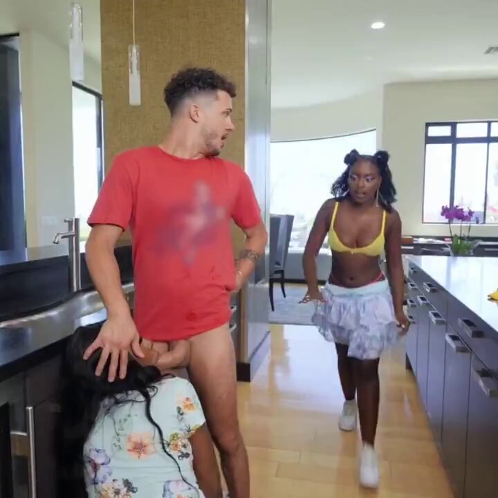 Chudai......🙉🙈 #nsfw #sexo #pornô #nua #nudes #henatai #esguicho #anal #buracos #destruídos 