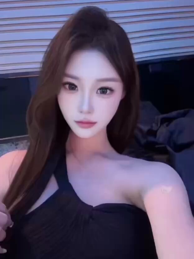 Sultry Long-Haired Beauty in Black Stockings and Off-Shoulder Tempting Selfie — 123av.fun Exclusive!