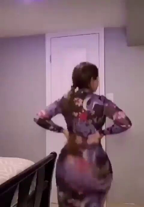 黑丝美女翘臀狂扭 诱惑骑乘内射高潮