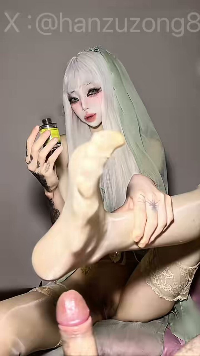 有多久没有闻香水了？
控R篇🐕
跟着妈妈的速度，撸你的废物狗鸡巴💦
今夜 跟妈妈一起沉沦好不好呀？
最后，记得给妈妈交作业哦💋 