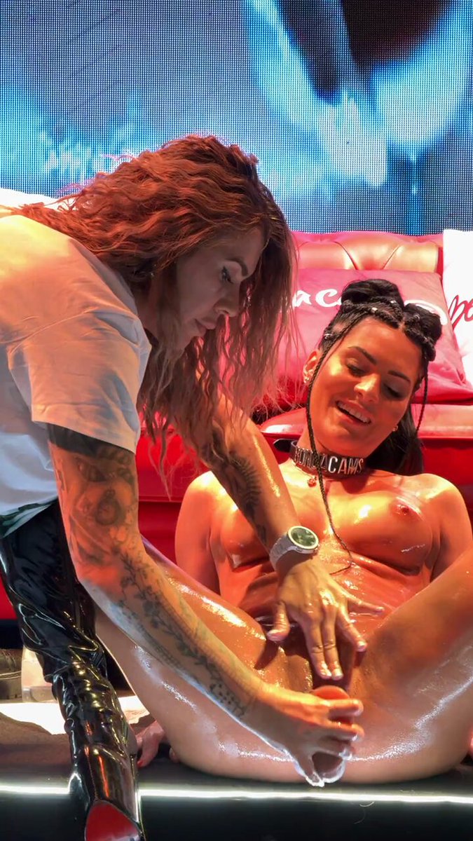 红发辣妹手指猛扣黑发骚货湿淋淋骚逼！123av.fun直播高潮狂喷