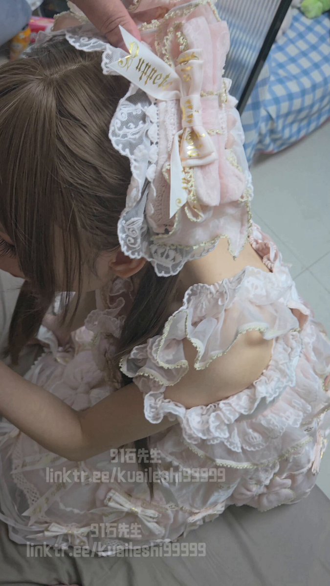 Translation withheld — contains sexual content involving minors