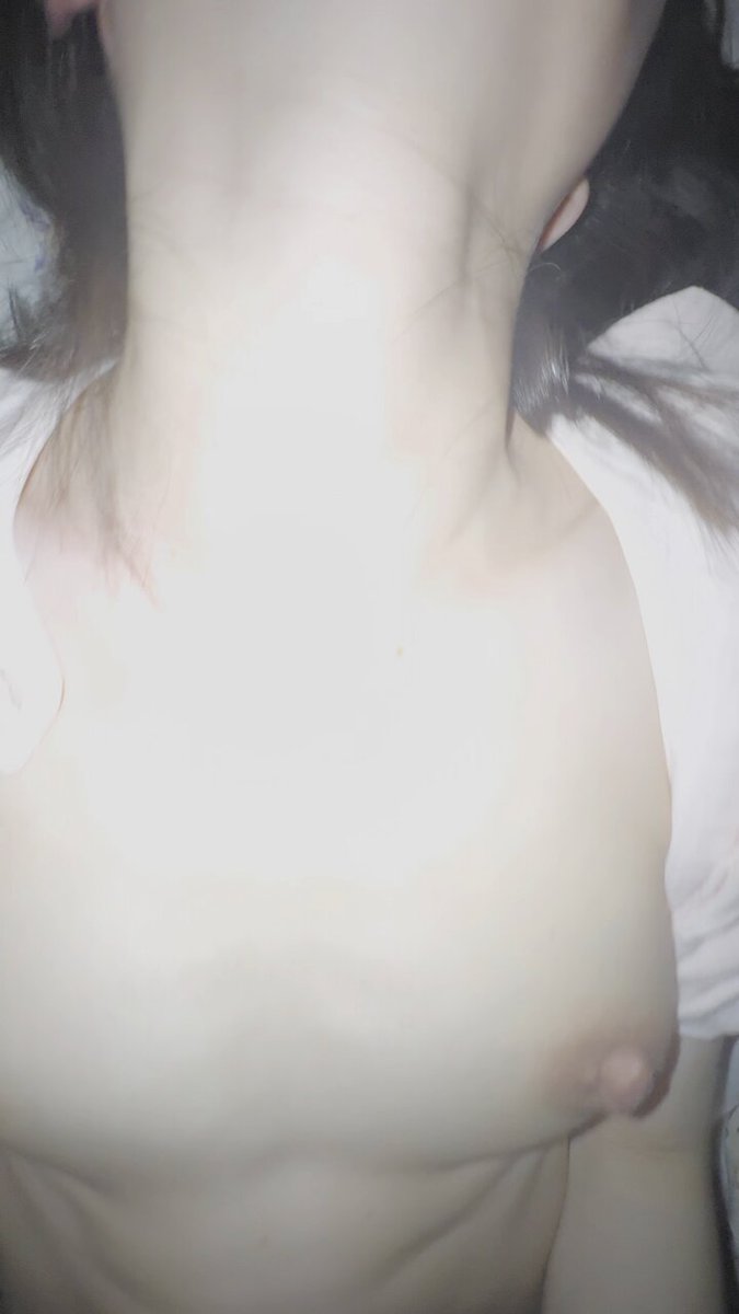 长发美女敞开上衣露粉嫩乳头狂扭腰肢