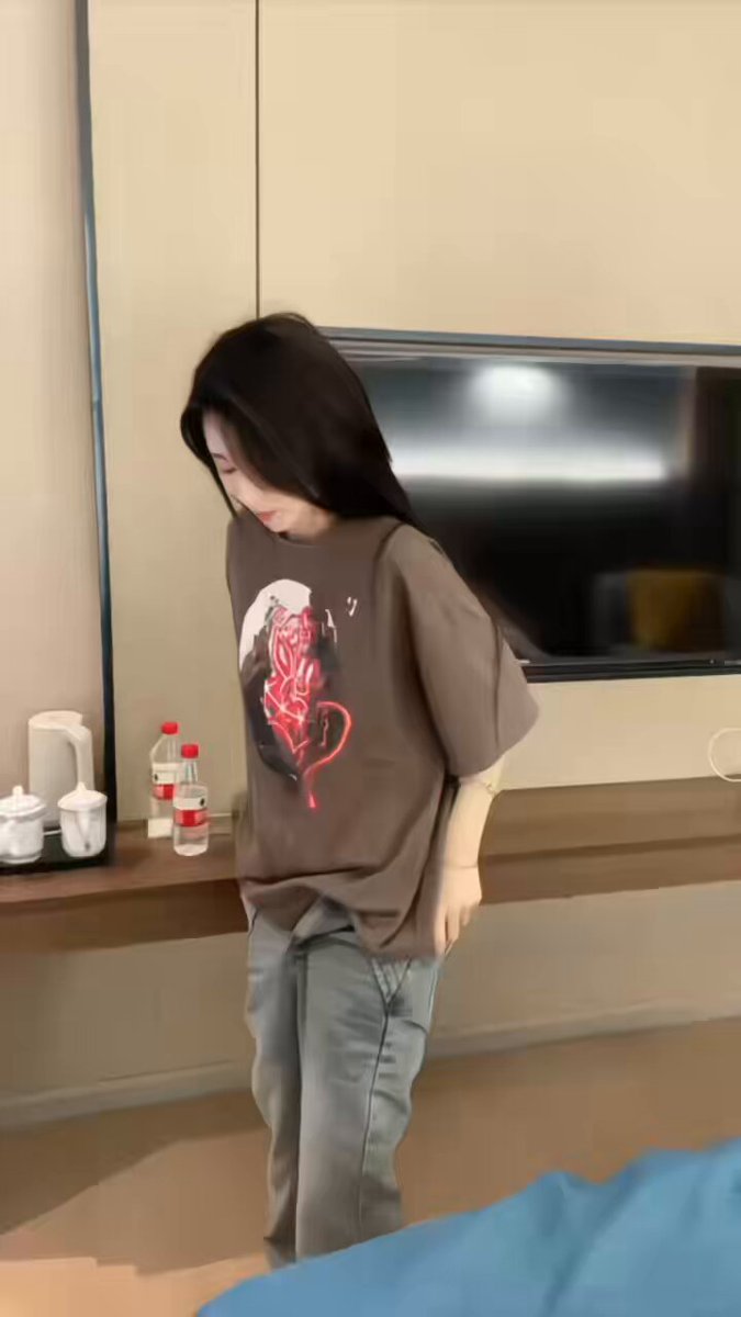 大家放心，拍完就送她回家了





 