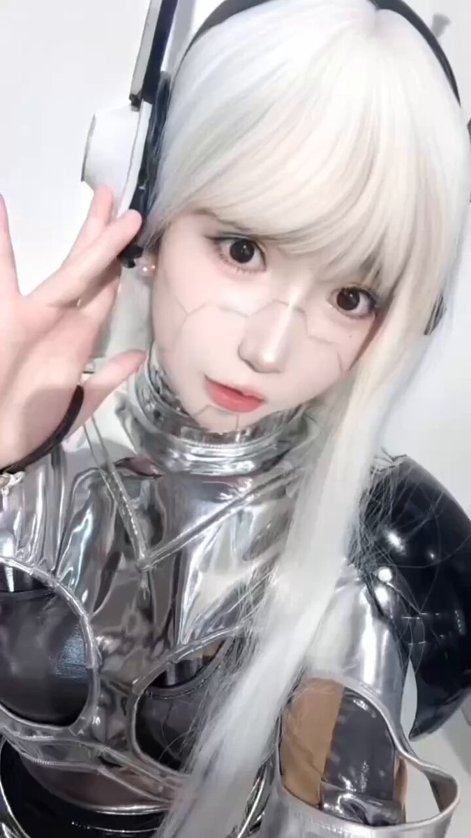 #Shenzhen🦜 Mini Anime/Mangá Lolita em Fuga | Chuva de Código Profunda em Suas Pupilas | Data de Produção: ? | Habilidades Especiais: Des...