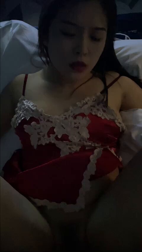 #麻豆不打烊 山东临沂齐鲁屌王❤️每一帧都是精华  

更多完整视频： 