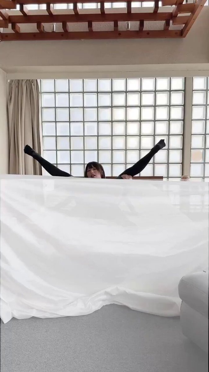 黑丝美女床下张腿诱惑！123av.fun独家偷窥大尺度