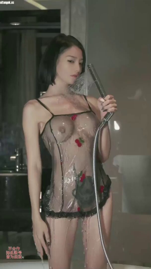 唐糖糖 バスタブで裸浴・噴射絶頂！黒スト透けるセクシーランジェリーで露出、超誘惑