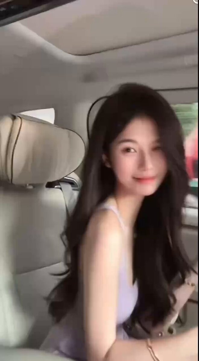 #上海
新人19岁🦋  清纯无整
真实上戏大一在读   学历年龄可验～
难得一见的清纯  人瘦🐻大  超高颜值
百变小精灵🧚 超级反差   💦多～紧致 冷白皮...