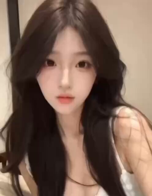 #Altura de Xangai: 166cm Peso: 42kg 🐻: Taça E #Busto genuíno, pele clara e esbelta de alta qualidade, tez impecável, pequena, delicada e...