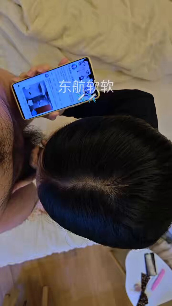 后续来啦～

这个粉丝的毛发好旺盛呀，扎的我的脸都痒痒的，不自觉就开始呻吟了🥵他说毛发旺盛性欲强可以射好几次…..

射在嘴里好惺啊，还有粉丝想...