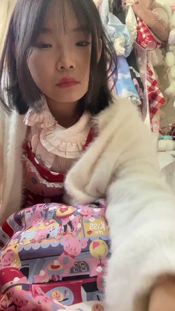 萝莉Lolita少女大开腿露毛逼特写！粉嫩小穴全裸露123av.fun