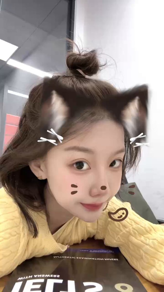 #深圳小娥Pure natural, no tattoos, no plastic surgery, born in 2006🉑see ID card 168cm 86 lbs🐻C White tiger, narrow waist, peach buttock...