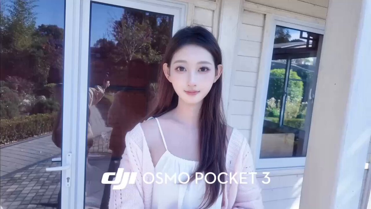 清純美女の屋外オフショル誘惑！長い髪がなびき、あなたにヤられるのを待っている