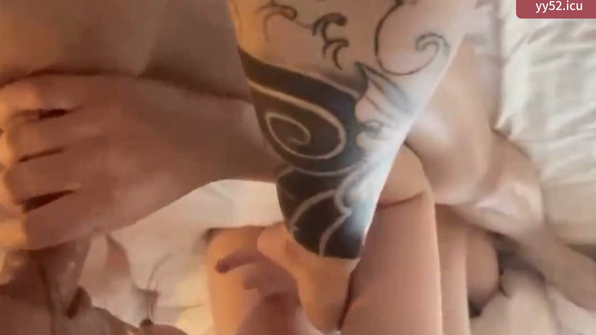 chudai❤️ #bitch #contrast #slapping Une salope sans tatouages qui se faisait gifler pendant les rapports sexuels a trouvé un partenaire s...