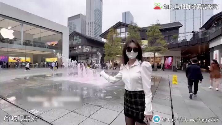看评论区直接观看！
1重庆翘臀妹篇，闹市区露出，女神想被群P太骚了
2成都空姐篇，春熙路遛狗，居然还是一个白虎逼
3长沙舞蹈老师篇，完美胸型加蜜...