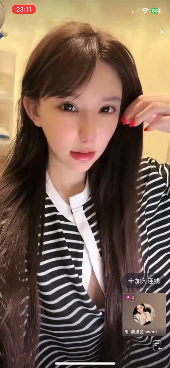 看了好半天才发现奶头漏了 