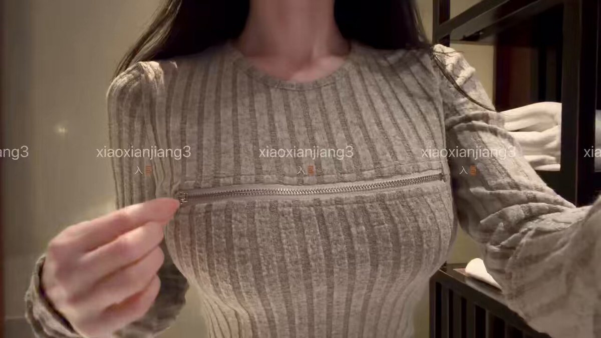 Busty Beauty Slowly Unzips Zippered Sweater, Revealing Pink Large Breasts and Self-Touching