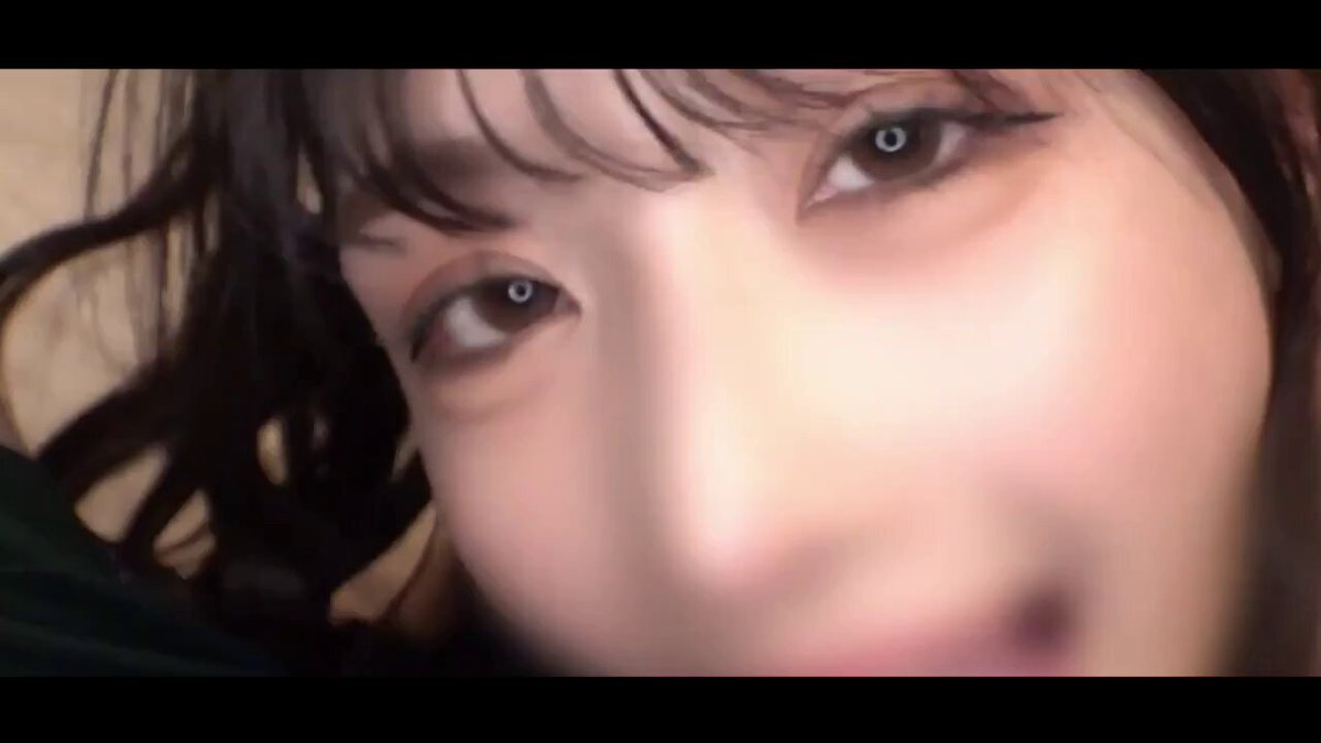 黑发美女特写诱惑眼神 浴室自摸高潮连连