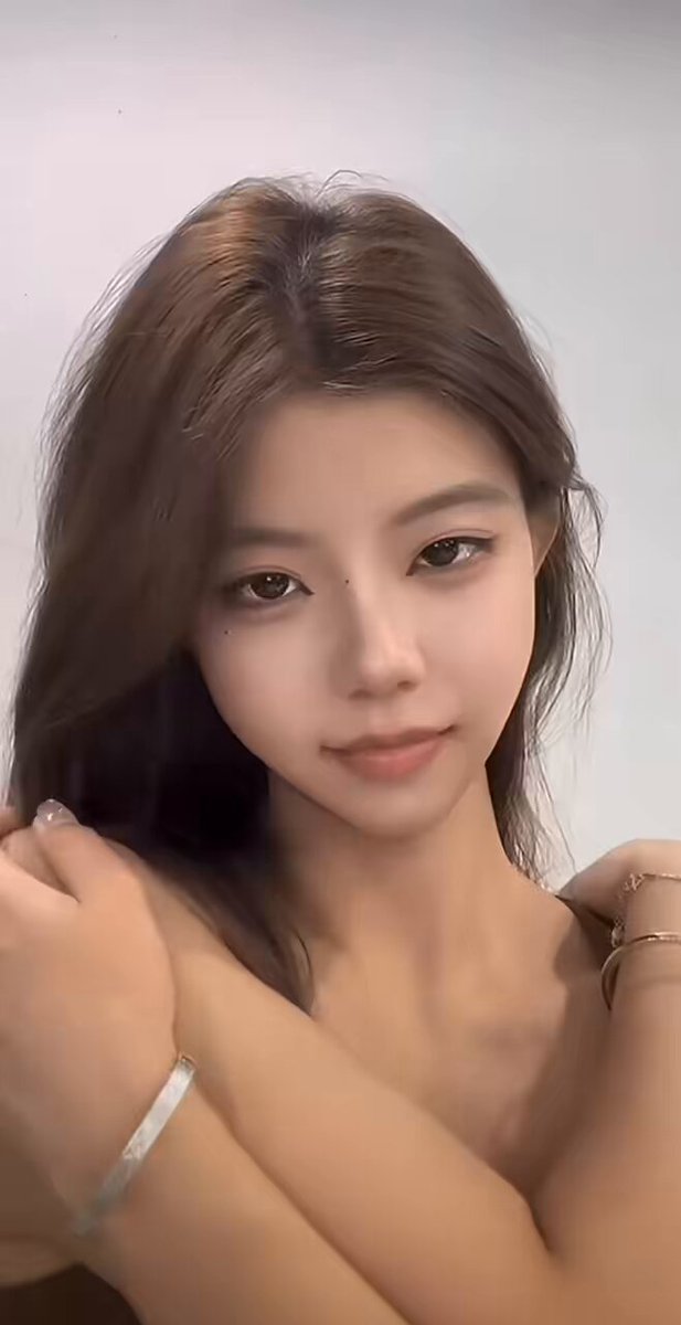 今日份翻白眼🙄谁能撑住10秒以上？
#楠楠酱 #反差 