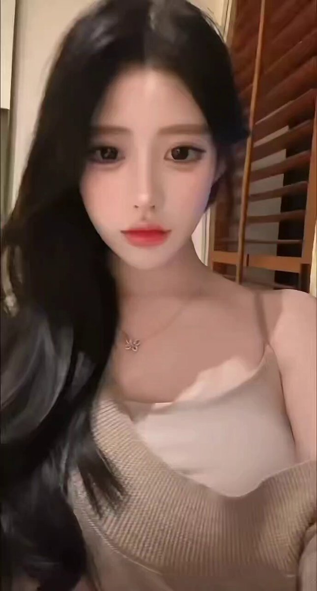 เซี่ยงไฮ้ #แฟนสาวสุดเพอร์เฟ็กต์และน่าปรารถนา🦜5 นักศึกษาปริญญาโท นักศึกษาศิลปะ นางแบบพาร์ทไทม์ ส่วนสูง/172 ซม. น้ำหนัก/98 กก. อก/ลึก อายุ...