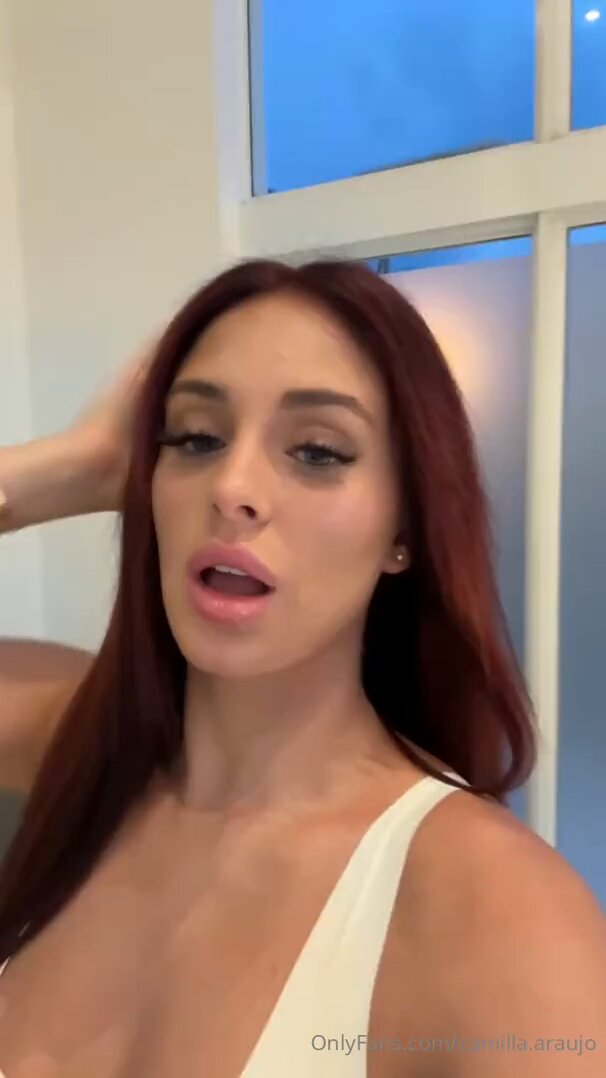 Red-haired Bombshell on the Sofa — Perky Butt, Legs Spread, Exposed Pussy, Self-Fingering Orgasm!