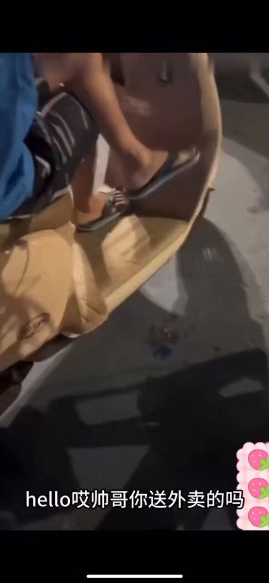 真实勾引搭讪，极品身材反差御姐榨干小奶狗，全程淫叫不断，新姿势站着操 