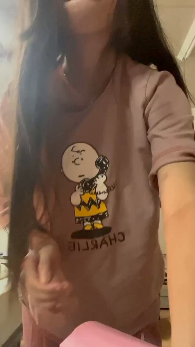 Long-haired beauty strips her T-shirt to reveal huge breasts! Black stockings and panties sway seductively — 123av.fun