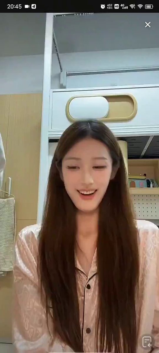 长发美女睡衣直播诱惑 姐妹花湿吻大秀美胸