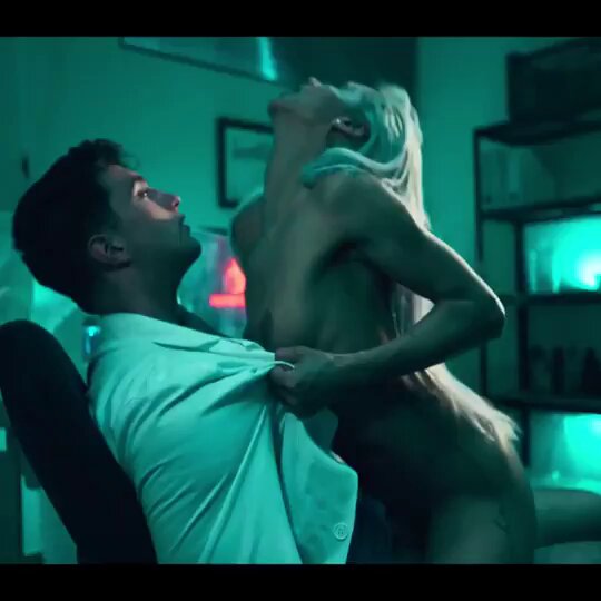 chudai 🚭 #nsfw #sexo #pornô #nua #nudes #henatai #esguicho #anal #buracos #destruídos 