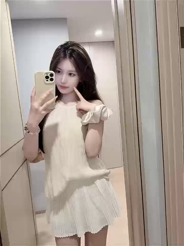 广州极品纯欲169 饱满美乳 后入勾魂翘臀 长腿美杀可双飞 可车震 可SM 06年 C杯TG频道： TG客服： QQ：1368343164（主号）3220759194（备用号） 一...