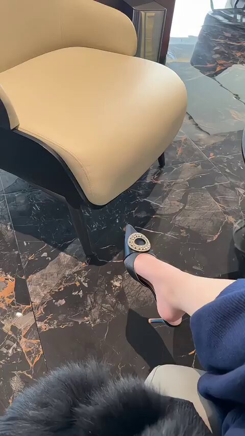 Sexy High Heels and Beautiful Legs Temptation! Silky Long-Leg Trample Tease 123av.fun