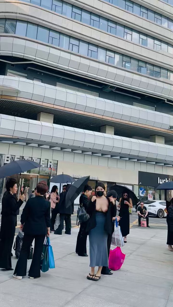 影片看了是不是意猶未盡🥵但是主頁已經不會分享更多了哦🤨老粉新粉凡是今日進群的不收取任何費用，進群可觀看所有先放出一小段絕版福利❤️24小時後...