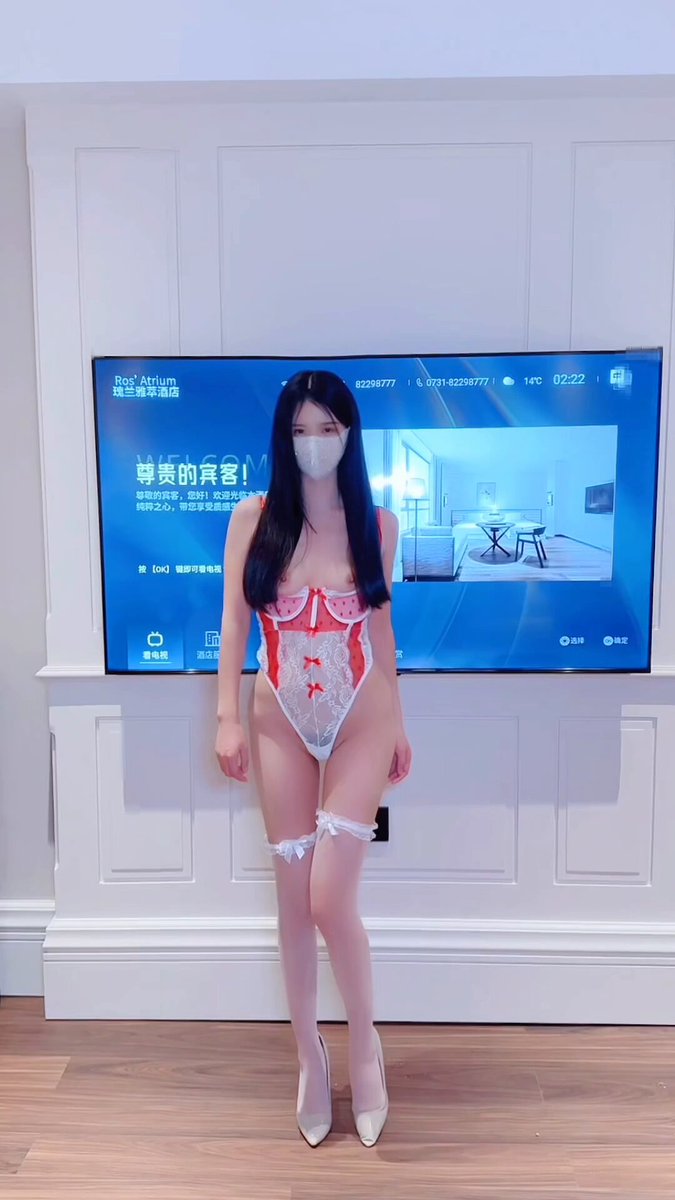 他站在镜头后面一句话不说，只盯着我每个动作。
我知道他喜欢我这样慢慢失控的样子。
📸 
♡♡♡♡♡♡♡♡♡♡♡♡♡
📮
 ♥ 
  ♥  