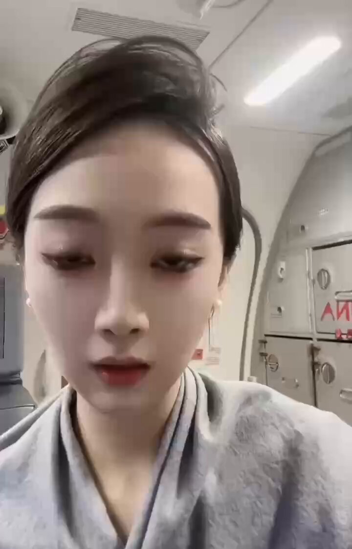 #상하이HK🇭🇰개인 항공✈상하이에서 짧은 경유 💯 개인 항공편✈️단기 체류 0.172 0.98 0.98. 흰 피부 🍑엉덩이 E🐻 진짜 곰 A4 허리 젓가락🦵 고학력...