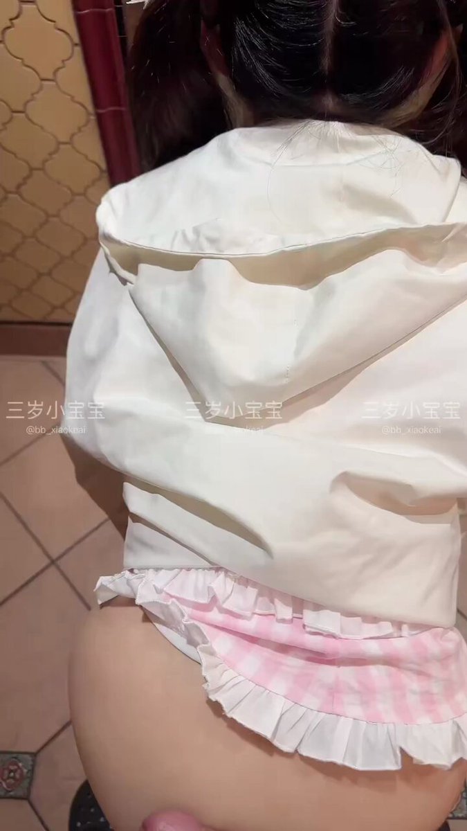 Content removed: contains sexual depiction of minors